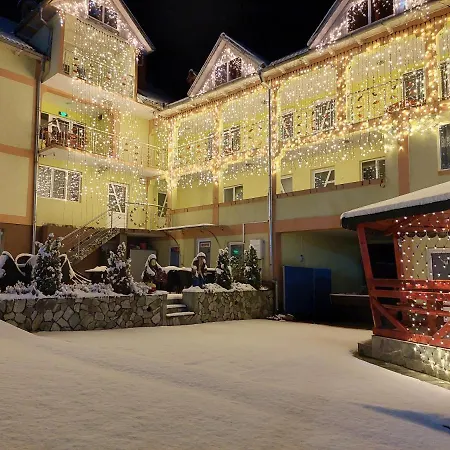 Pensiunea Mihaela-transalpina Guest house