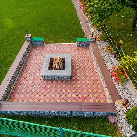 Pensiunea Mihaela-transalpina Guest house