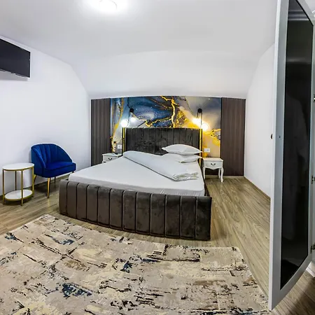 Pensiunea Mihaela-transalpina Guest house Novaci-Straini